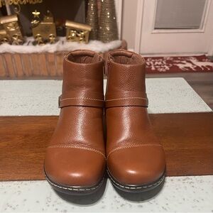 Clarks Collection Ashland Pine
Ankle Boots, Size 11M